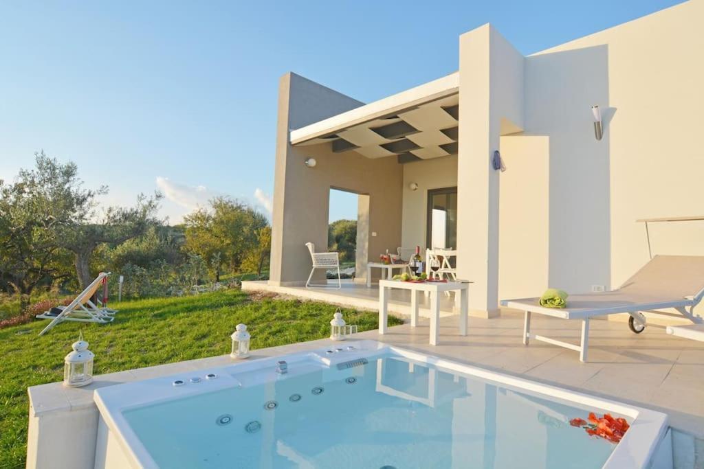 Villa Pettegola Tenuta Il Cavaliere Di Italia Noto- Vista Mare Mini Piscina Idromassaggio Bagian luar foto
